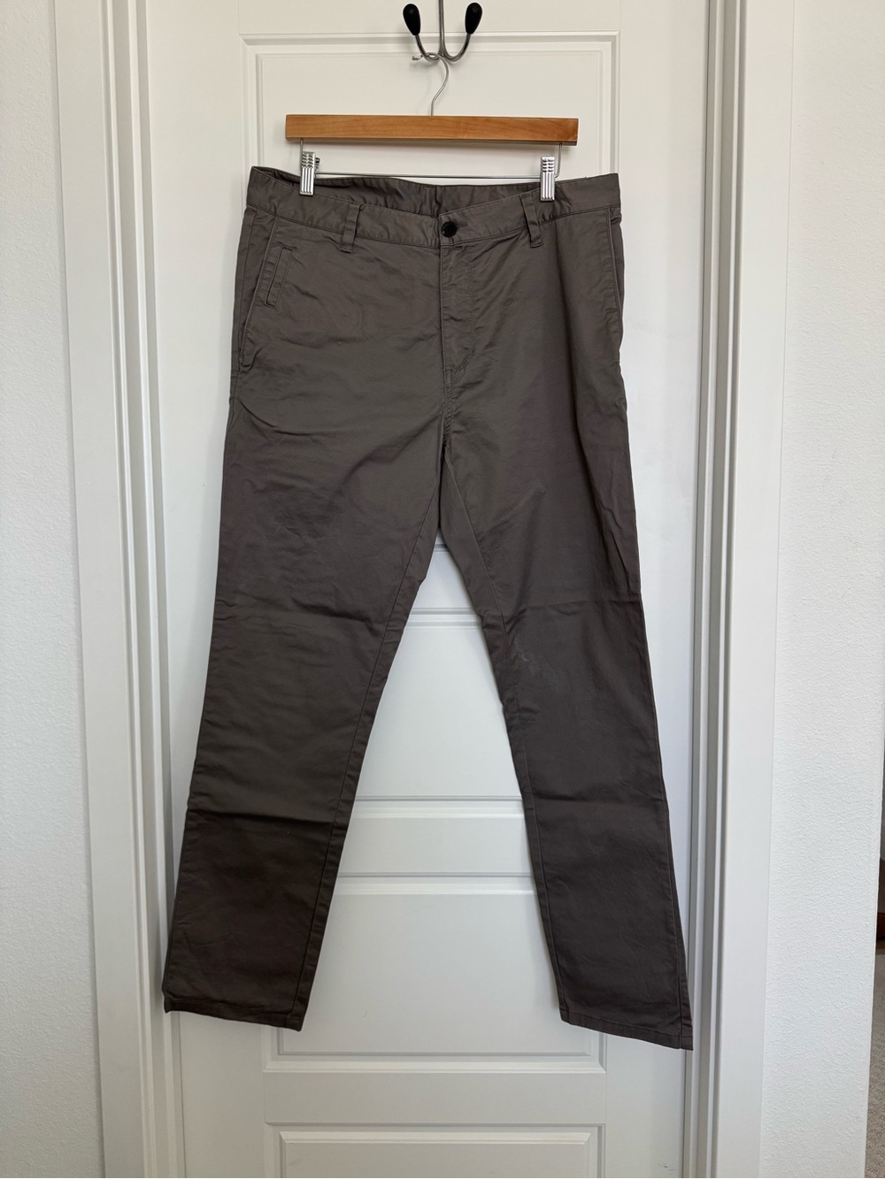 Vuori Men's Straight Fit Cotton Chino Pants Size 34